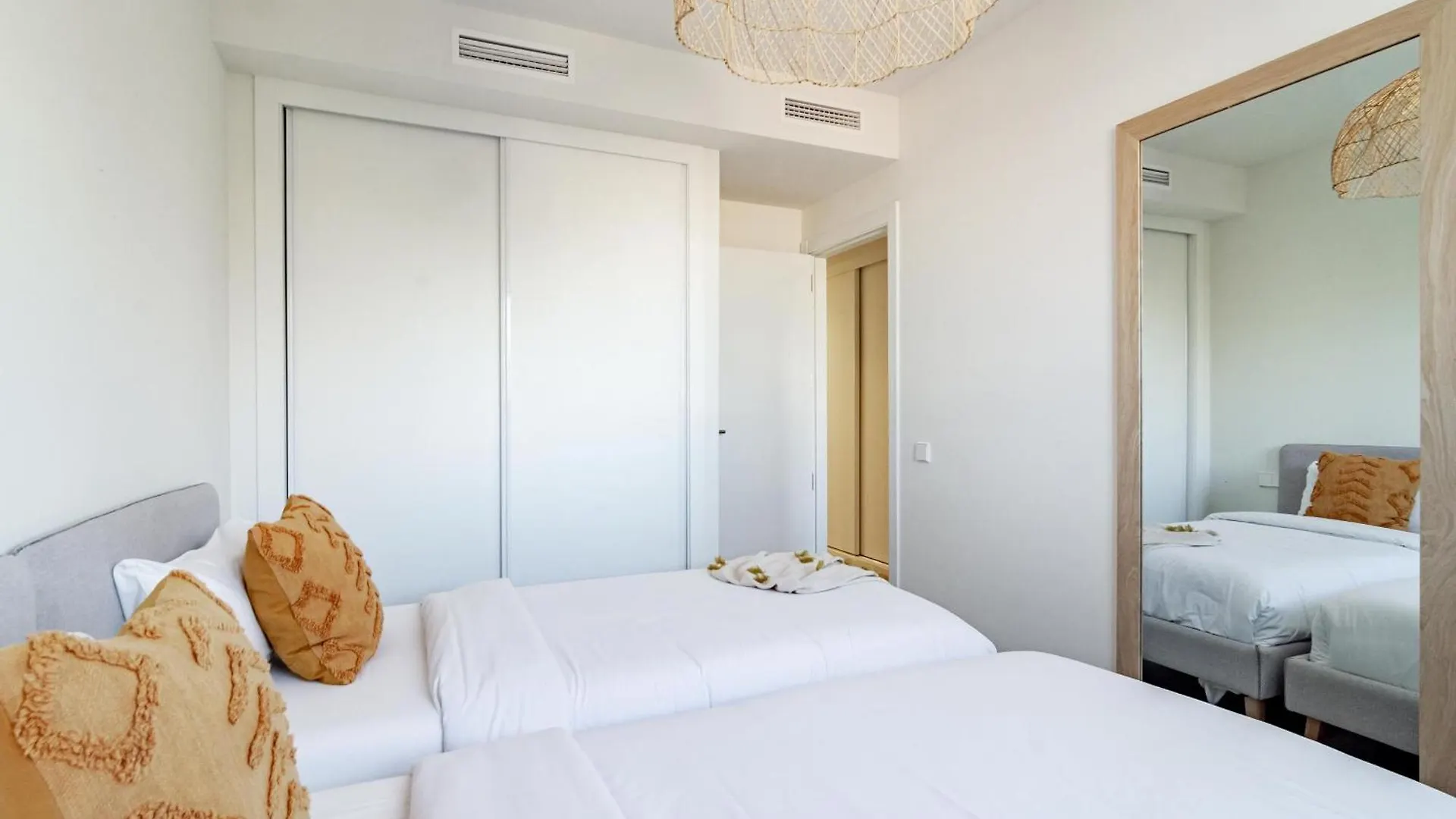 Inf12A- Apartment Close To Beach And Old Town location